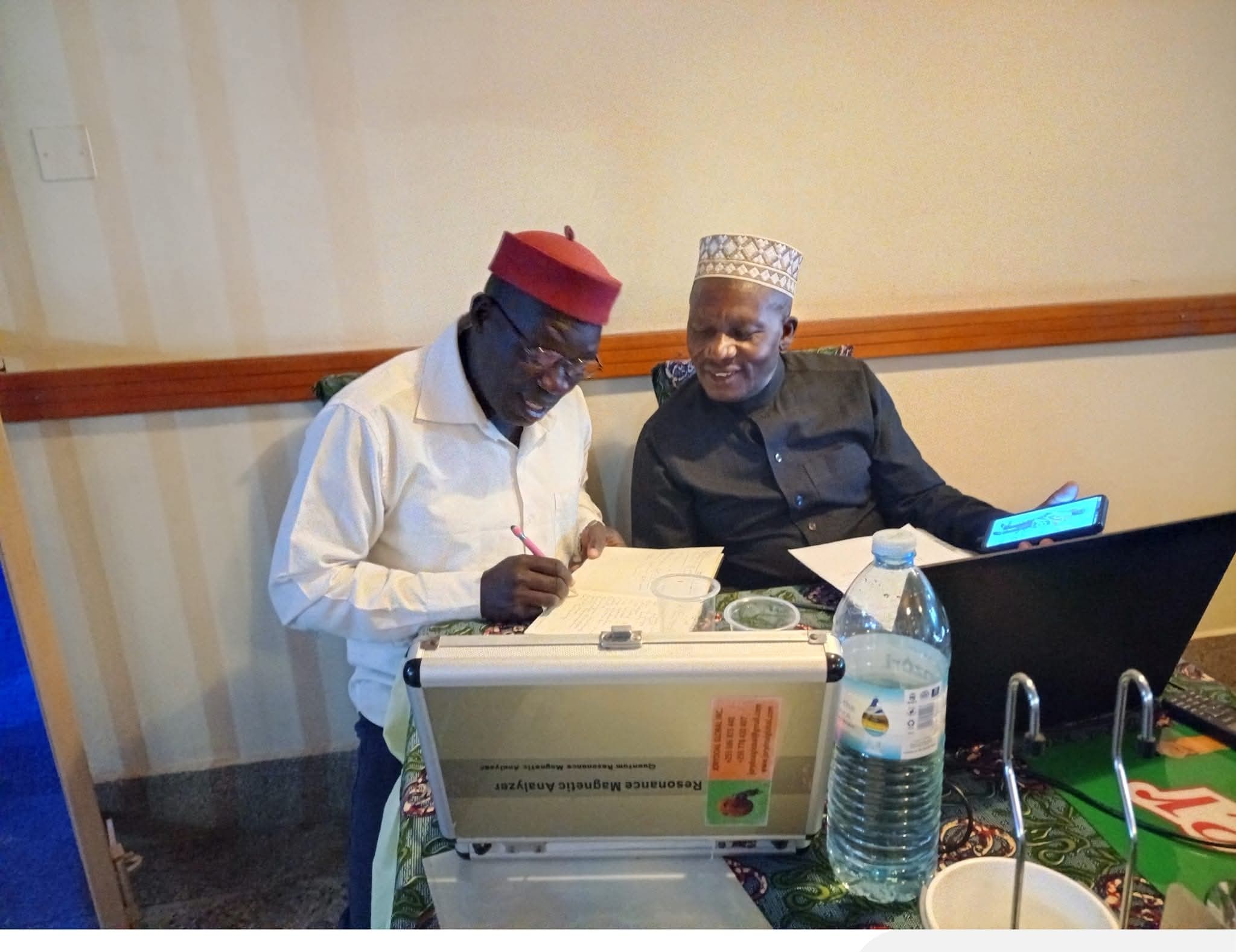 IDPN Director Draga Osman Brahan in discussion with a visiting Tanzanian medical doctor